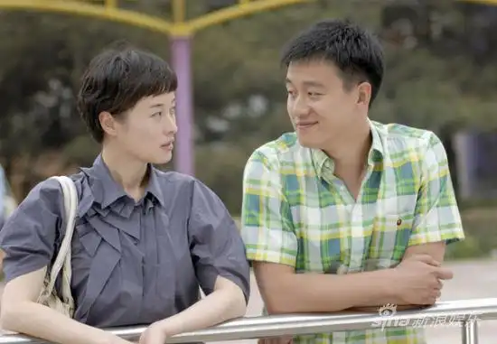 电视前沿 > 正文  近日,由佟大为(微博)主演的电视剧《远远的爱》再次