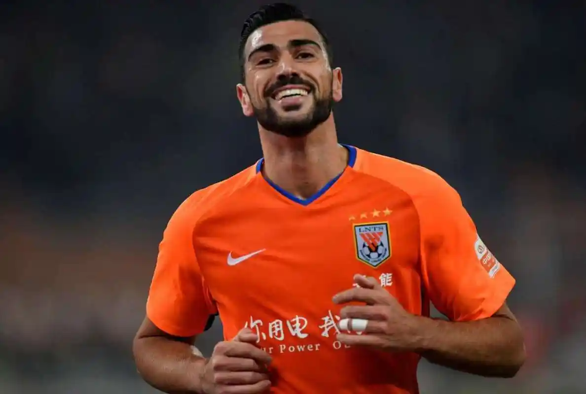 山东鲁能签下天海旧将莱昂纳多,是为了防止佩莱不回来降低损失吗?