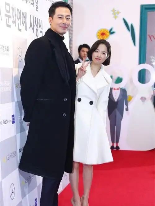 158cm朴宝英穿公主裙同框赵寅成身高差太萌了吧