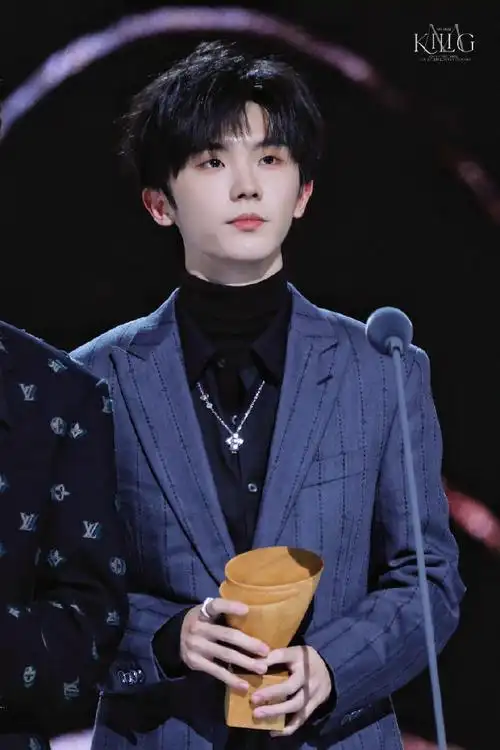 16 星光大赏看着你拿下一个个好成绩@时代少年团队长-马嘉祺