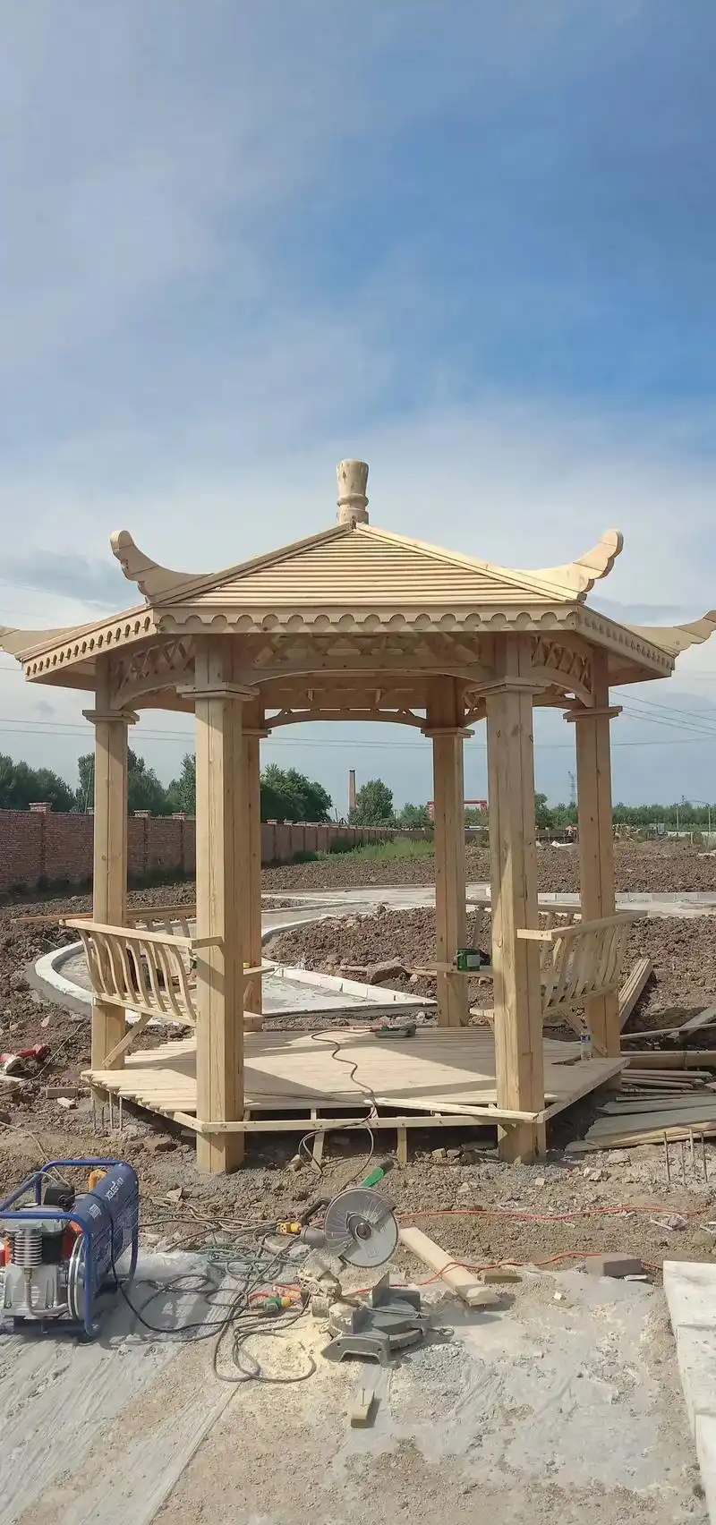 防腐木凉亭 哈尔滨防腐木厂家制作.防腐木六角凉亭 防腐木长廊 - 抖音
