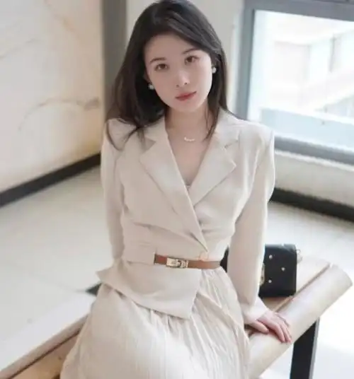 不仅仅在外在形象的打扮上,真正拥有高级感的女人,还需要在内在修养上