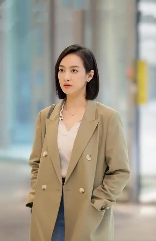 电视剧《温暖的甜蜜的》是由宋茜,陈妍希,陆毅,经超等合作出演的一部