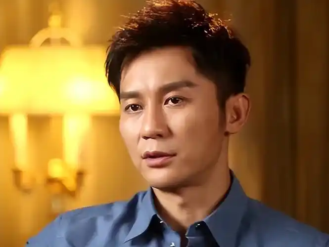 当初李晨在为《中国医生》电影做宣传的时候,由于剧组有很多年轻的