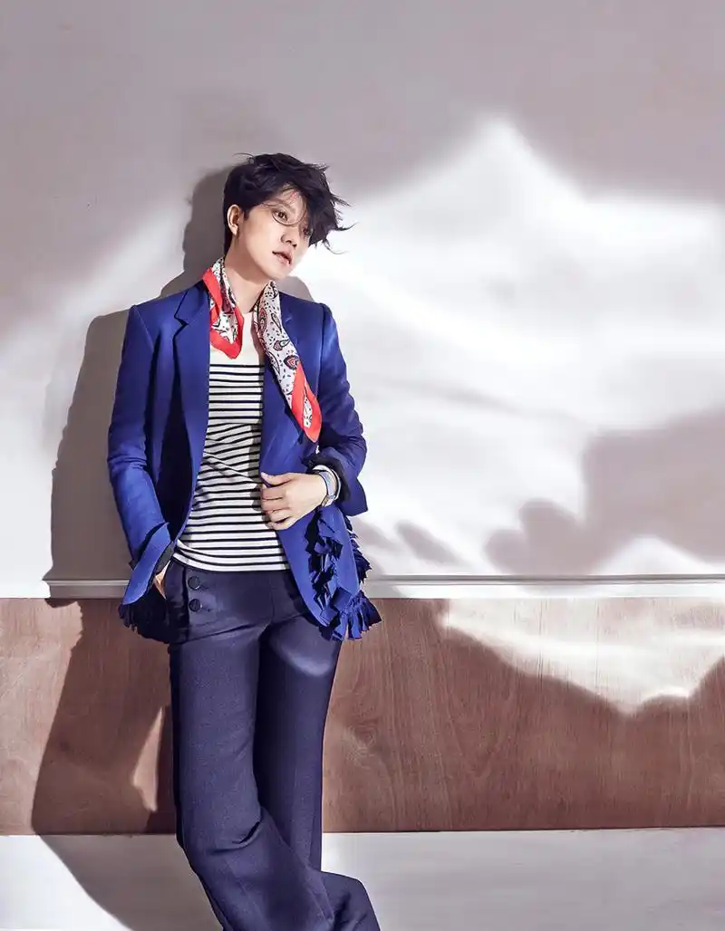 新浪娱乐讯 近日,李霄云拍摄的一组写真大片曝光.