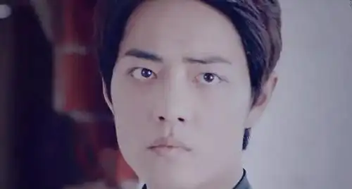 肖战素人照曝光,出道前后差别甚大,躺怀里的女生是谁?_照片