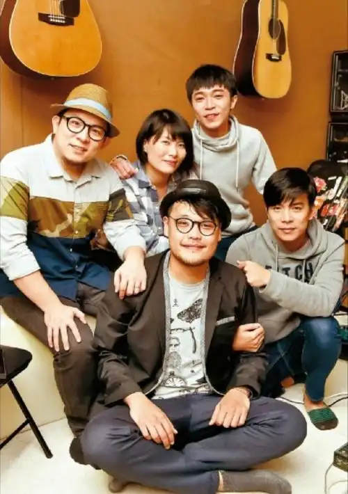 已经嫁人苏打绿休团3年36岁谢馨仪证实结婚并已怀孕4个月