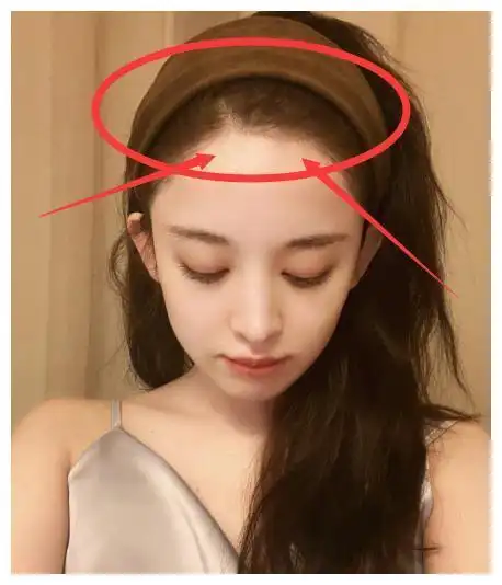 女明星发际线有多优越?看看古力娜扎再看鞠婧祎,这真实存在?