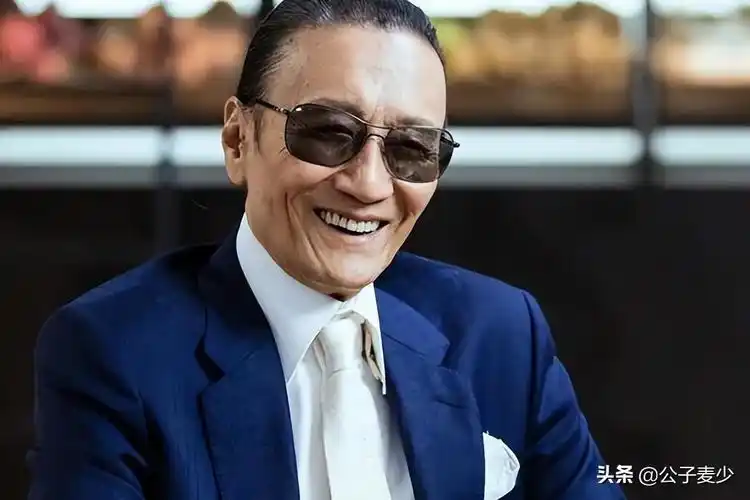 谢贤女朋友coco多大了(演员谢贤包养12年的coco现状)