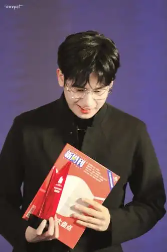 胡先煦新图眼镜能半永久吗