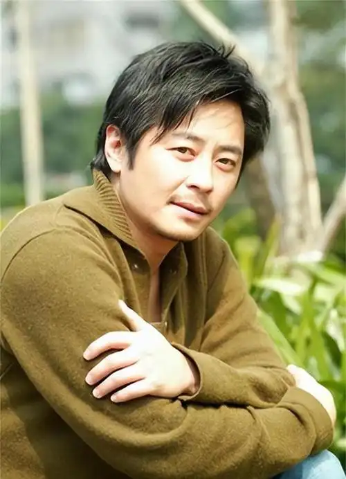 35年过去了,那个因《一场游戏一场梦》走红的王杰,如今怎样了_网易