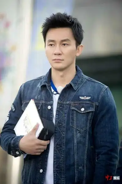 《奔跑吧兄弟》中韩跑男再度聚首 李晨暖心守护宋智孝