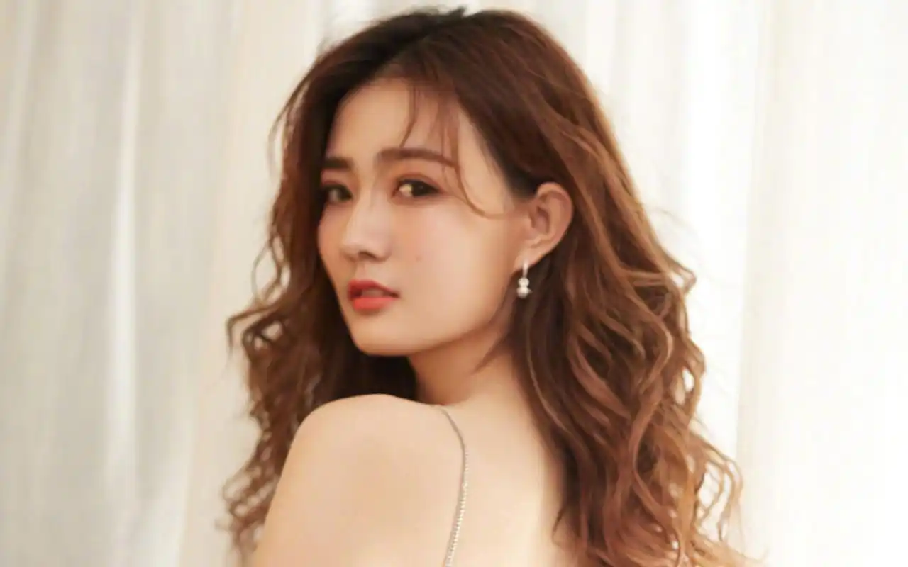 徐璐性感妩媚写真图片桌面壁纸