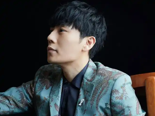 42岁秦昊的20年演艺之路,文艺范的实力派演员,与伊能静恩爱如初