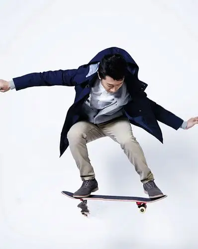 夏雨成功挑战208米高空 获赞"极限之王"