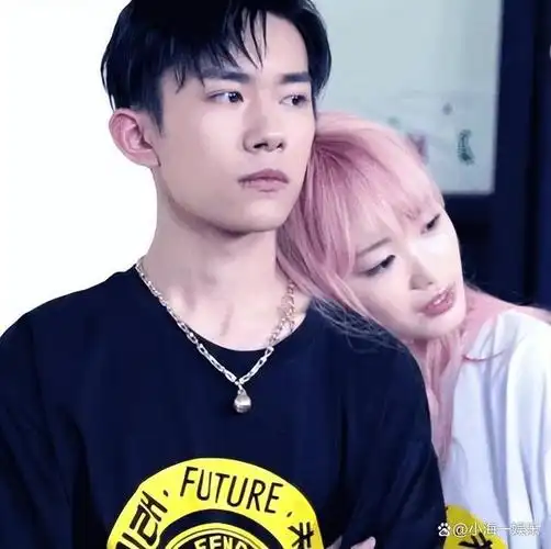 易烊千玺恋情曝光?这个让人们都羡慕的女生究竟是谁