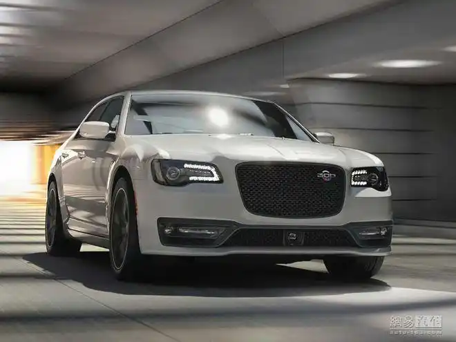 新款克莱斯勒300c首发 搭6.4l v8限量2200台