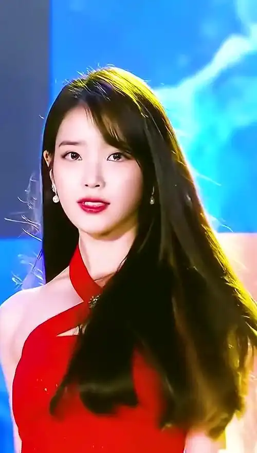 宝藏女孩iu李知恩的舞步就是这么性感可爱