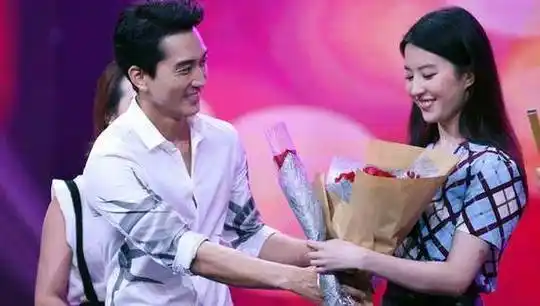 刘亦菲的所有感情中应该是和宋承宪两个人最好,当时两个人都梦想未来