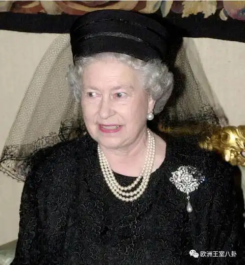 那些年英女王伊丽莎白二世戴过的华丽项链珍珠篇
