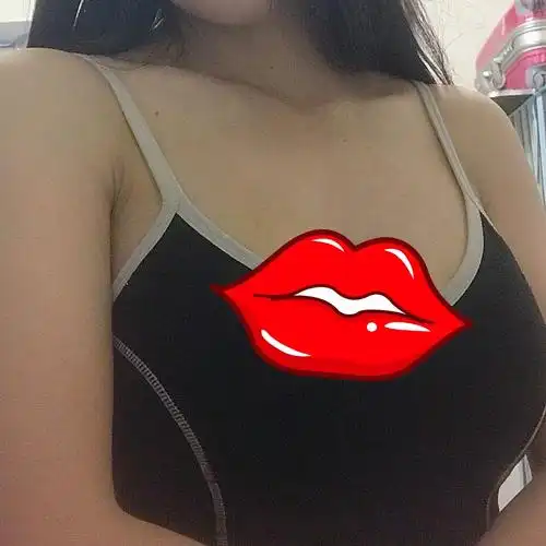 沉甸甸的大胸脯谁不想我的胸部很平同龄人穿内衣我