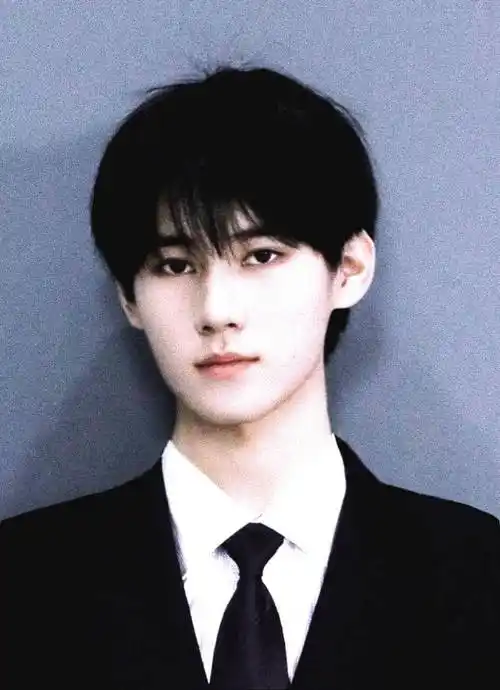 『张真源夏日少年派』