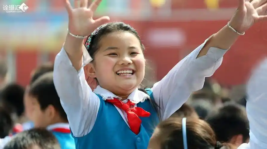 "最美中国人"各族群众笑脸