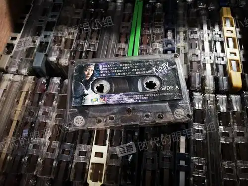 或许有人记得这些年代旧物吗音乐磁带光盘小当家干脆面娱乐杂志