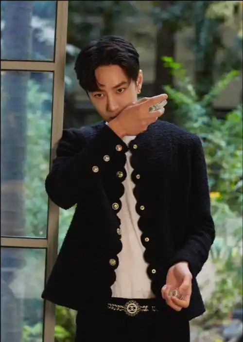 王一博《t》二月刊照片发布,眼尾钉又欲又撩,眼神杀更是让人欲罢不能