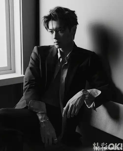 许凯西装领带裙##许凯时光雕刻封面大片