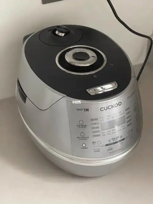 韩国原装进口福库电饭煲crp-dhxs0688fs,6人份,不锈钢金属拉丝的外壳