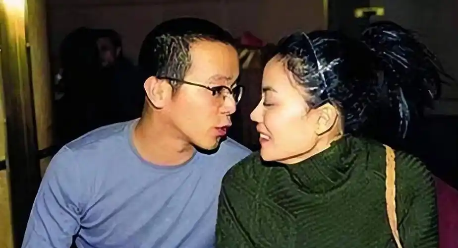 谜一般的王菲,被窦唯伤后,让李亚鹏自卑,让谢霆锋疯狂_李嫣_窦靖童