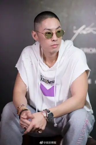 新浪娱乐独家对话吴建豪8月马上40岁了完全看不出啊