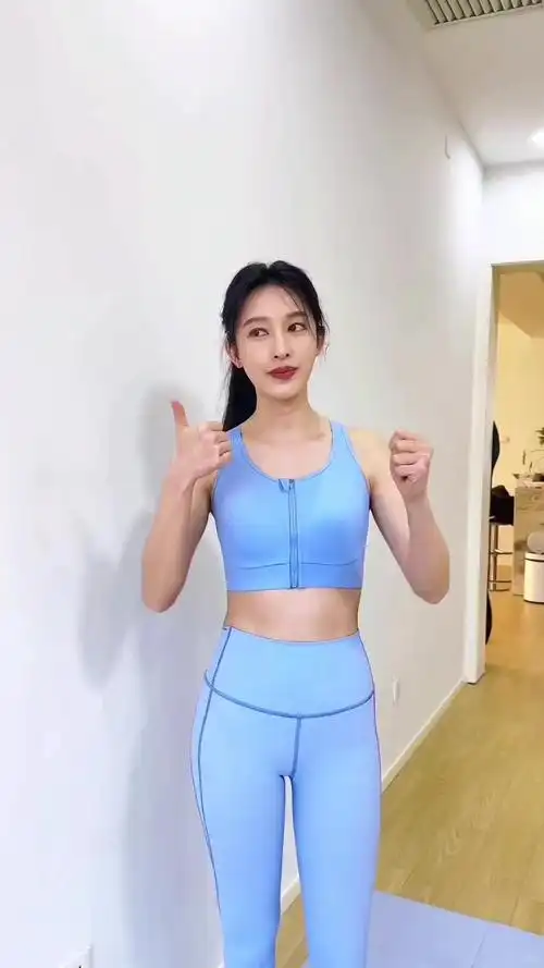 一个动作七天练出马甲线 一起打卡吧  #瑜伽# #张俪# #majianx