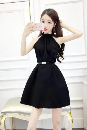 黑裙子连衣裙显瘦