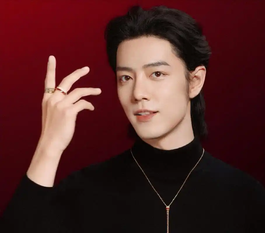 肖战霍建华混合体上热搜 肖战的魅力不仅仅体现在外形,更隐含在人性