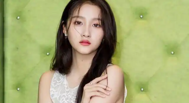 关晓彤的图片 个人资料简介(关晓彤个人资料和父母是什么身份)-声屏苑