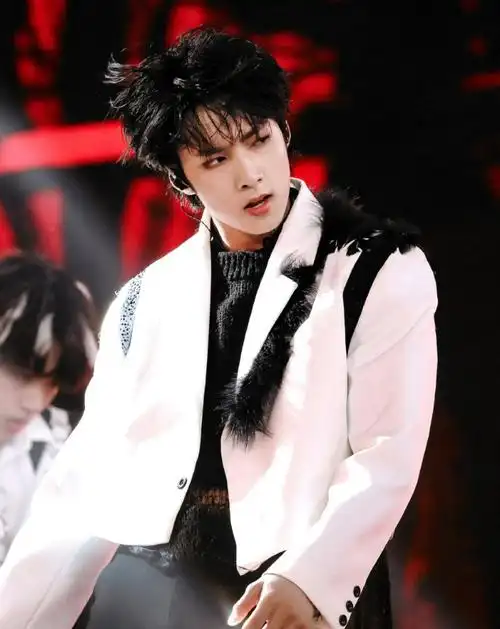 狼崽一刘耀文少年上火2神图