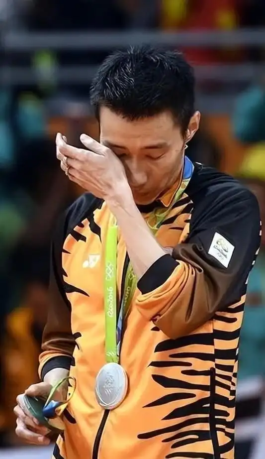 羽坛名将36岁患癌喉咙全烂,花1000万续命:李宗伟现在怎样?