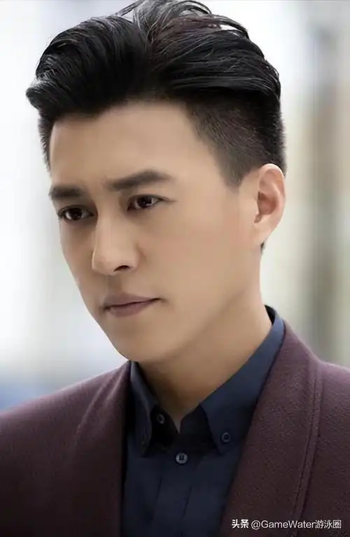 年轻时长得不咋地,上了年纪居然"帅到掉渣",这五位男星太狠了|靳东