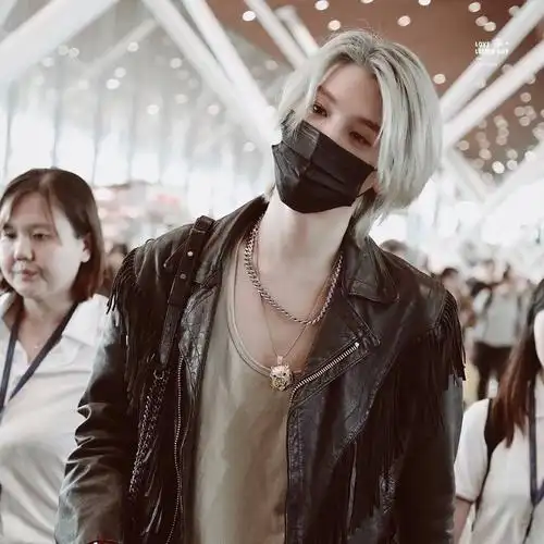 justin黄明昊 出处见水印