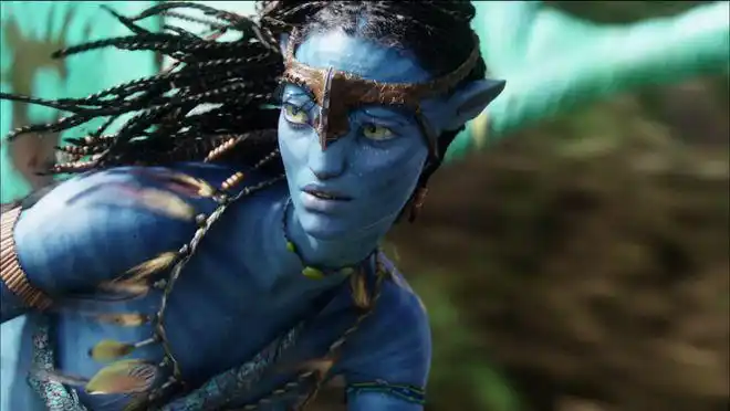 你们漏掉了她原来阿凡达女主角就藏在复仇者里面