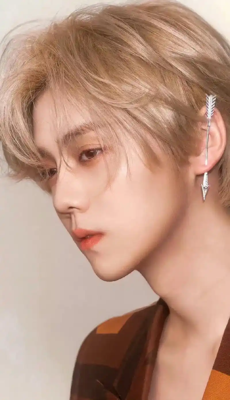 鹿晗壁纸!#手机壁纸 #鹿晗 #鹿晗壁纸 #壁纸 - 抖音