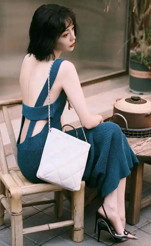 腿精美女李溪芮