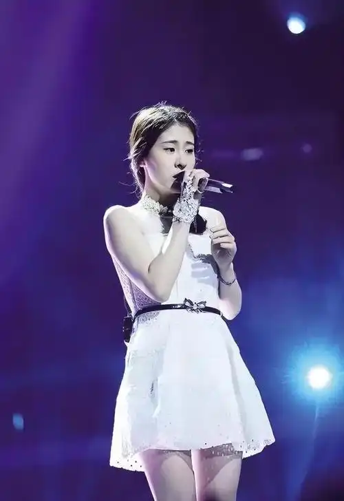 聪明的张碧晨:舍名分护孩子,貌似失去一切,实则人生赢家