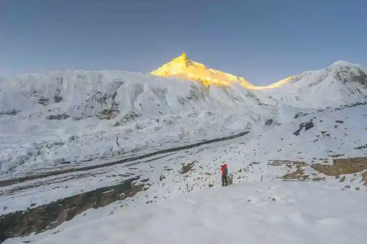 重返尼泊尔感受喜马拉雅的野性与柔情世界第八高峰马纳斯鲁峰大本营