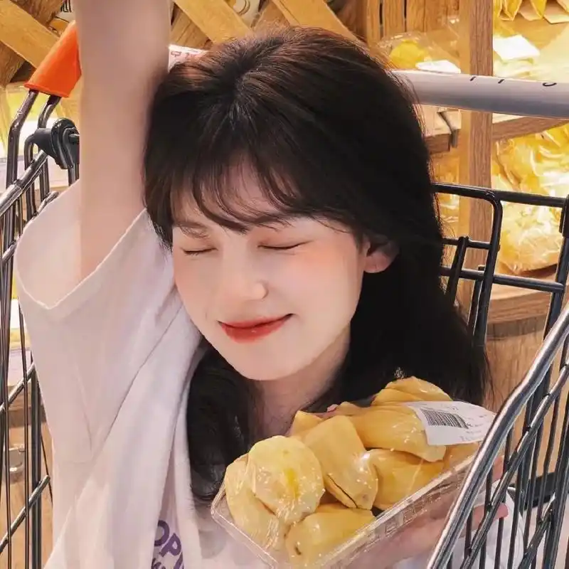 wechat干净女生头像