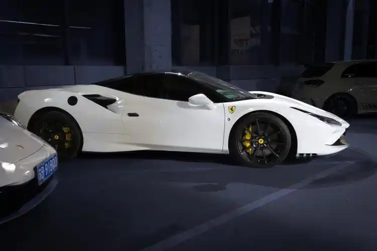 白色骏马 法拉利f8_有钱人的社区_易车社区