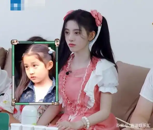 鞠婧祎与素人小孩同框,自然光线下看到肤色差,才知冷白皮有多白