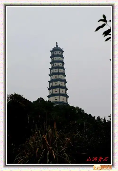 初冬的内江三元塔